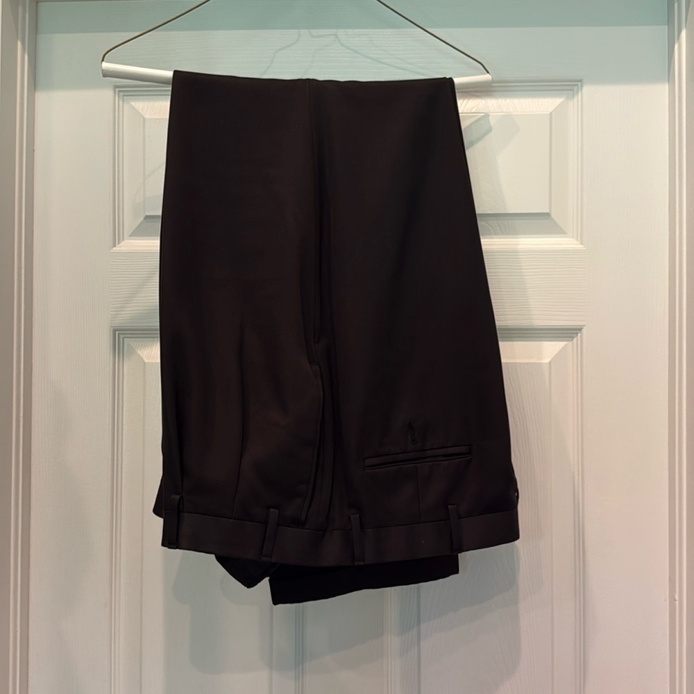 Like New Mens Easy Care Pants by Roundtree & Yorke Size 44 x 32